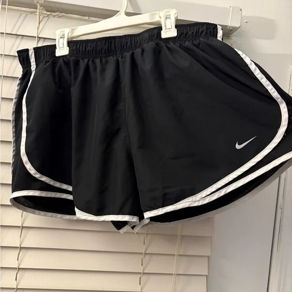 Nike Dri- Fit Women's Black Running Shorts Size XXL - Picture 2 of 6